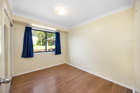 Great Family Home with Large Shed - Photo 3