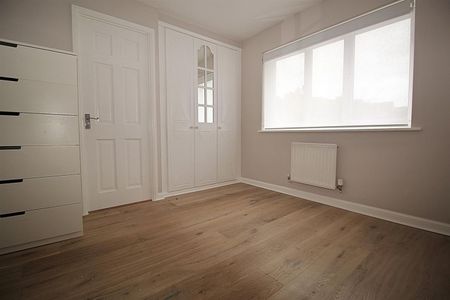 4 Bedroom House - Detached To Let - Photo 2