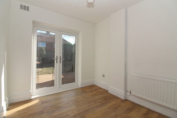 2 Bedroom Semi-Detached House - Photo 1