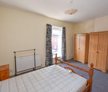 3 bed House - Mid Terrace for Rent - Photo 5