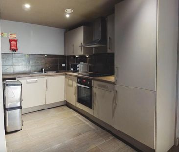4 bedroom flat share to rent - Photo 4