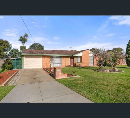 76 Mataitai Loop, Cooloongup, WA 6168 - Photo 4