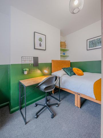 6 bedroom terraced house to rent - Photo 2