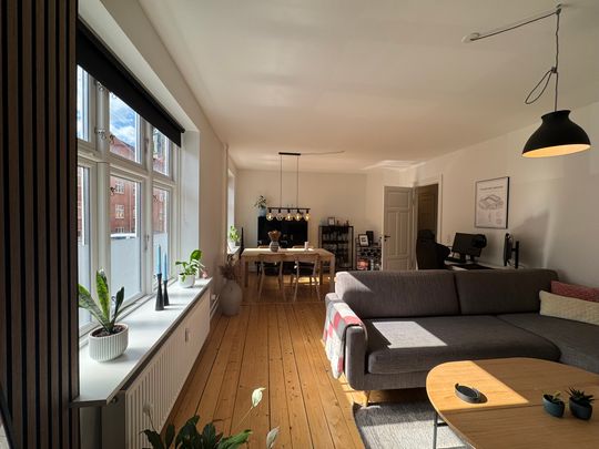 Lys 2-værelses lejlighed i Øgadekvarteret nær centrum - Photo 1