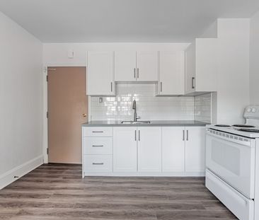 For Lease - 388 Palmerston Boulevard Unit# 2A, Toronto, Ontario - Photo 5