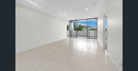 Top Floor Apartment with Sunny North-Facing Views - Photo 2