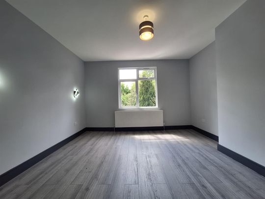 Queen Anne Avenue, Bromley BR2, London - Photo 1