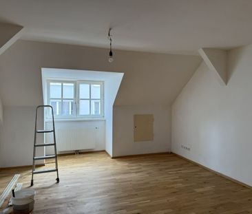 Helle 2-Zimmer Dachgeschosswohnung in Krems-Zentrum - Foto 1