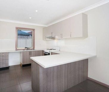 Modern 3 Bedroom Town House - Photo 1