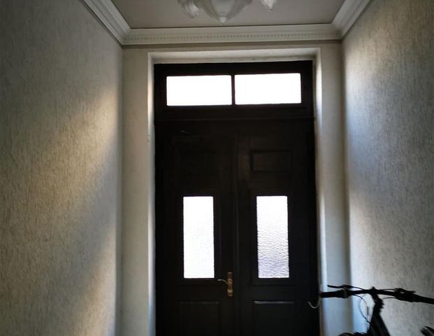 Schöne 1-Zimmer im Dachgeschoss mit Wanne und EBK in sehr beliebter Lage! - Foto 1