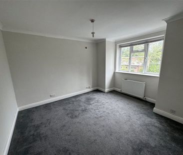 3 Bedroom House - Fort Road, Southampton - Photo 4