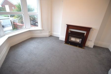 To Let 2 Bed Ground Floor Flat - Photo 3