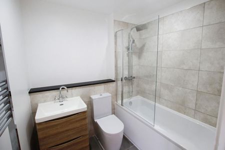 2 bedroom apartment to rent - Photo 4