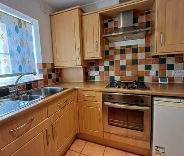 2 bedroom terraced house to rent - Photo 6