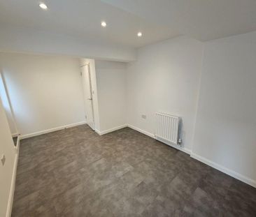 1 bedroom semi-detached house to rent - Photo 6