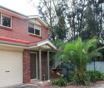 Great Two Bedroom Townhouse - Photo 1