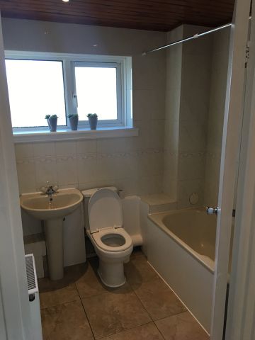 3 Bed Flat, Napier Place, G51 - Photo 2