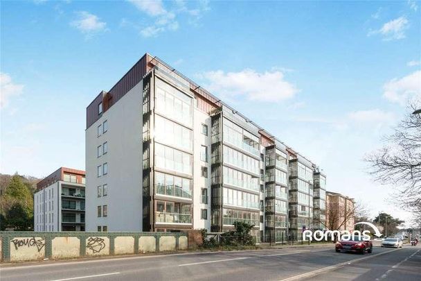 Farnborough Road, Farnborough, Hampshire, GU14 - Photo 1