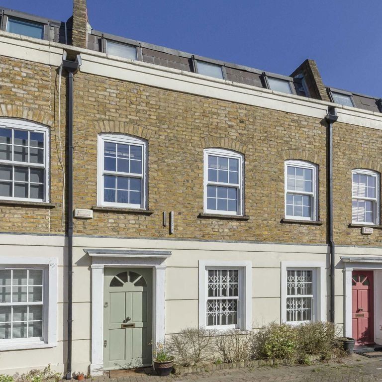 Rothschild Road, W4 5HT, London - Photo 1