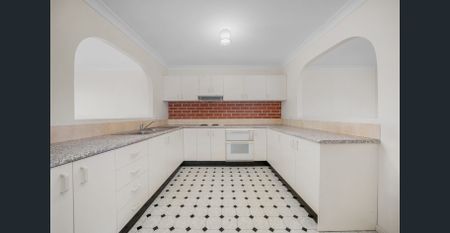 Renovated Great Size Family Home - Photo 4