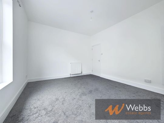 Leamore Lane, Bloxwich, Walsall - Photo 1