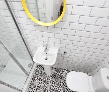 9 bedroom flat to rent - Photo 2