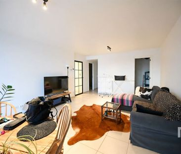 Appartement met terras en overdekte autostaanplaats - Photo 1