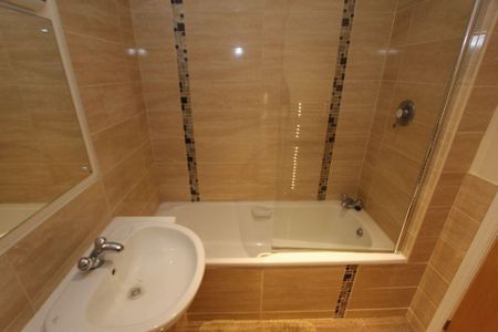 2 bedroom flat to rent - Photo 5