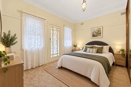 Charming Two-Bedroom Home Opposite Parkland in Concord - Photo 4