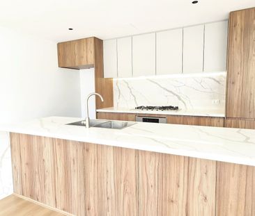 Brand New Four Bedrooms Three-Level Luxury Townhouse - Spacious, St... - Photo 4