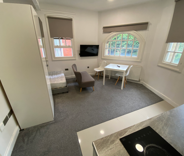 Flat 17, 221 Woodhouse Street, LS6 2UZ, Leeds - Photo 1