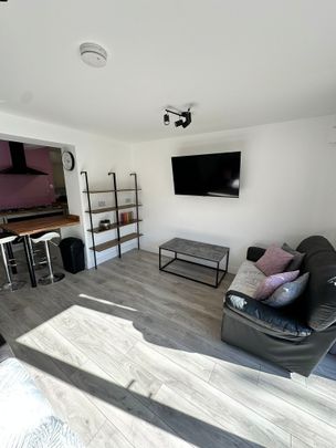 Tang Hall Lane, Tang Hall - P1110 - Photo 1