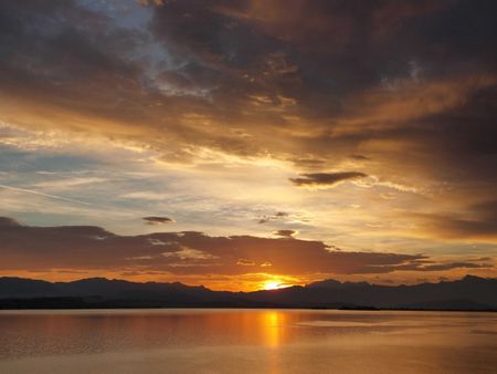 Helle 3.5-Zimmer Wohnung mit Loggia und Seesicht in Richterswil - möbliert - Foto 5