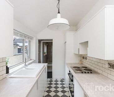 2 bedroom terraced house to rent - Photo 1