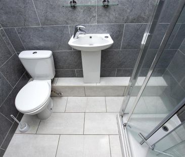 6 bedroom house to rent - Photo 1