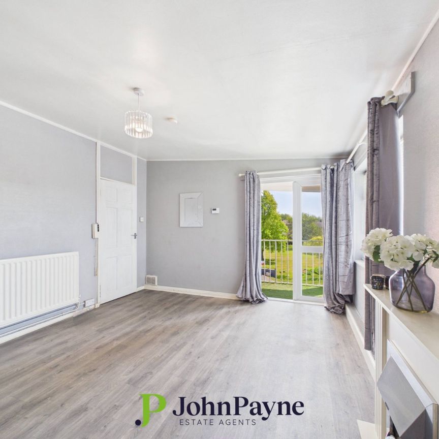 Charminster Drive, Styvechale, Coventry, CV3 5AA - Photo 1