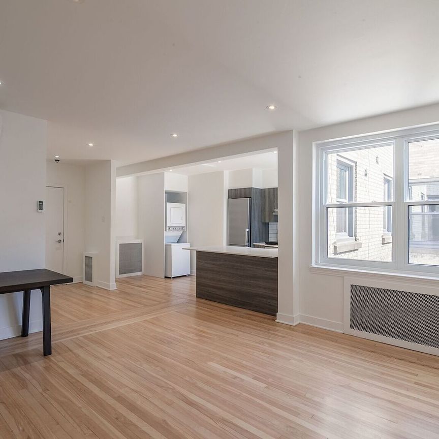 2105 Chomedey Street, Montréal, QC - Photo 1