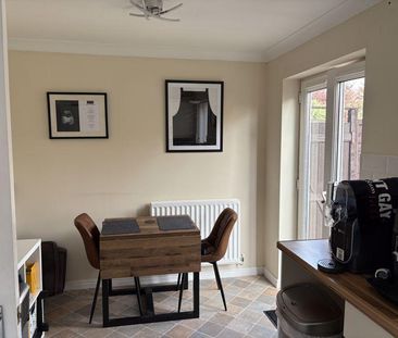 3 bedroom terraced house to rent - Photo 2