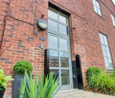 1 BEDROOM Apartment - First Floor - Photo 3