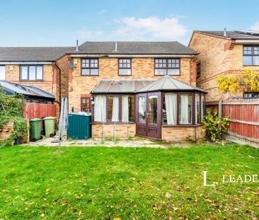 4 bedroom property to rent Beethoven Close, Old Farm Park, Milton K... - Photo 1