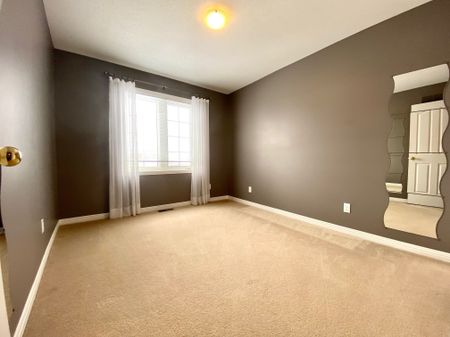 For Lease - 684 Wild Shore Crescent, Blossom Park - Airport and Area, Ontario - Photo 5