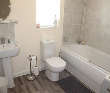 4 bedroom detached house to rent - Photo 5
