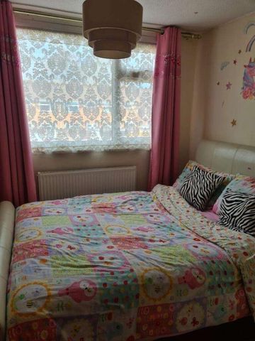 Maple Close, Bristol, Avon, BS34 - Photo 3