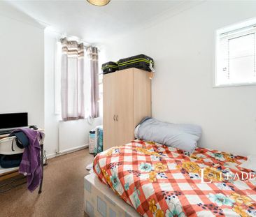 4 bedroom terraced house to rent - Photo 3