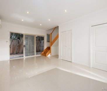 3/3 Poplar Street, Thomastown - Photo 2