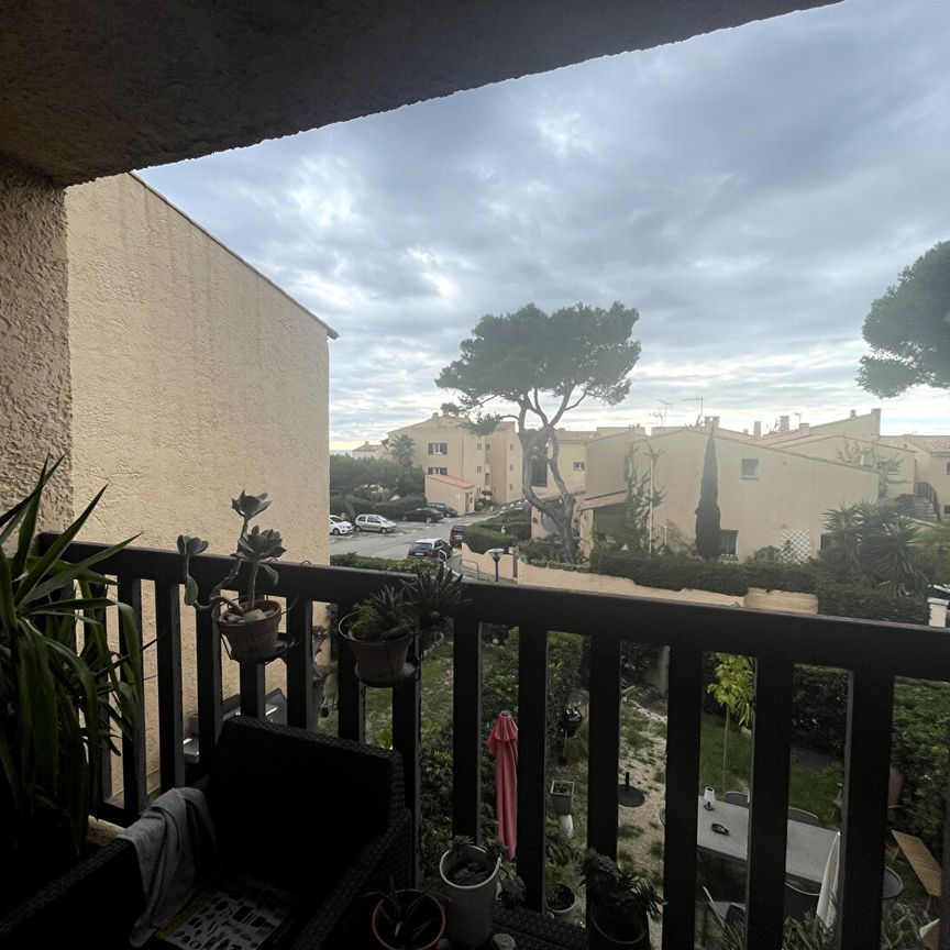 A LOUER Appartement Sausset-les-pins 2 pièce(s) 37 m2, bord de mer, résidence sécurisée, une terrasse, - Photo 1
