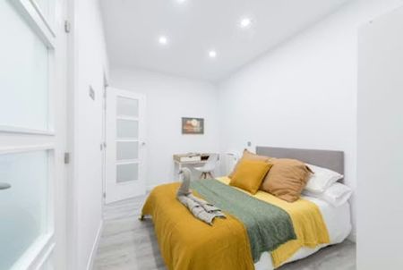 Calle de Tetuán, Madrid, Community of Madrid 28013 - Photo 4