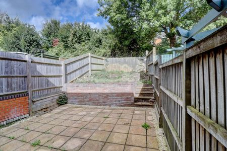 3 bedroom mid terraced house to rent, - Photo 2