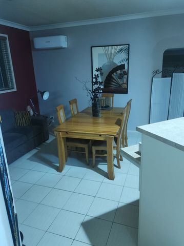 Master Bedroom to Rent - Photo 2