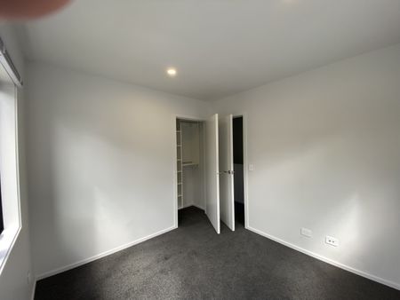 Modern 2-Bedroom Townhouse - Photo 4